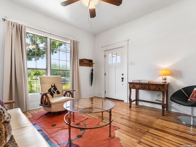 2213 N Flores Street, San Antonio, TX 78212