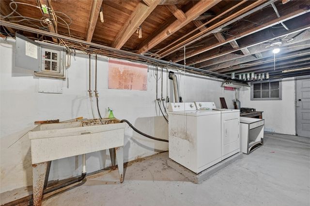 1824 Jefferson Ave, Canton Twp, PA 15301