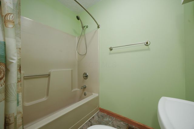 580 W Main Street W, Ashville, OH 43103