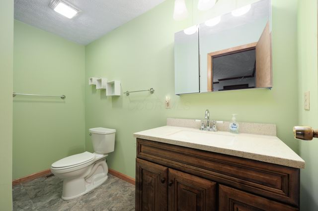 580 W Main Street W, Ashville, OH 43103