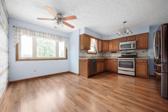 580 W Main Street W, Ashville, OH 43103