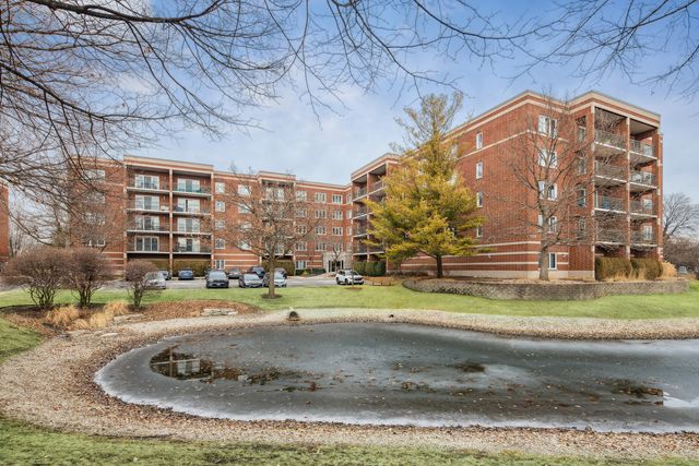 5225 N Riversedge Terrace 201, Chicago, IL 60630