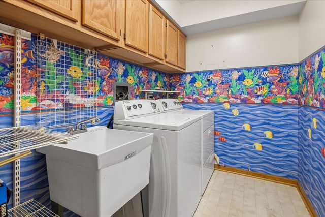 5225 N Riversedge Terrace 201, Chicago, IL 60630