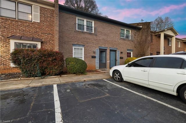 309 Vineyard Park Court, Winston-salem, NC 27104