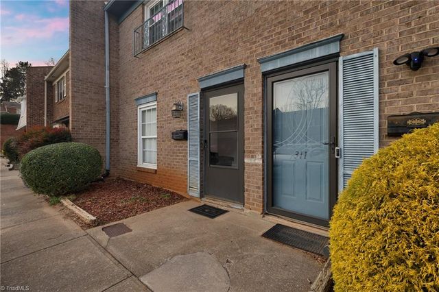 309 Vineyard Park Court, Winston-salem, NC 27104