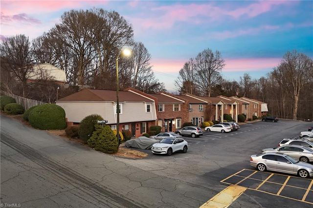 309 Vineyard Park Court, Winston-salem, NC 27104