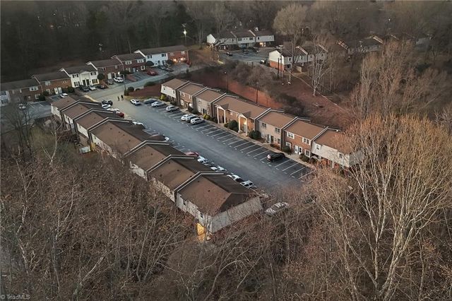 309 Vineyard Park Court, Winston-salem, NC 27104