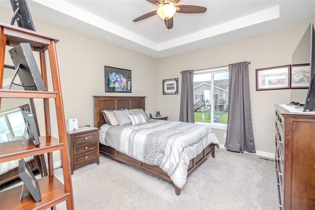 5420 Brook Landing Circle, Des Moines, IA 50317