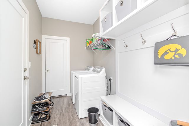 5420 Brook Landing Circle, Des Moines, IA 50317