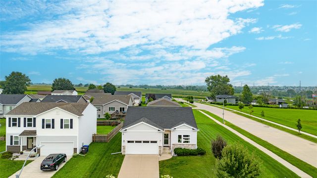 5420 Brook Landing Circle, Des Moines, IA 50317