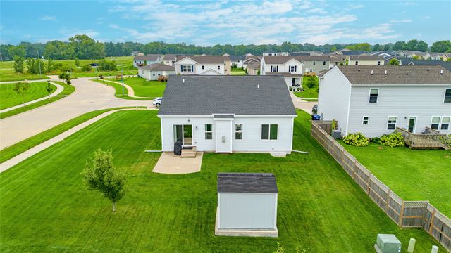 5420 Brook Landing Circle, Des Moines, IA 50317