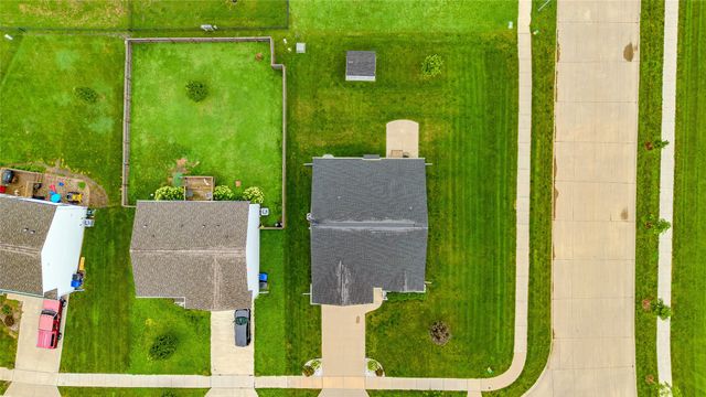 5420 Brook Landing Circle, Des Moines, IA 50317
