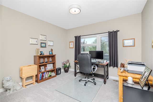 5420 Brook Landing Circle, Des Moines, IA 50317