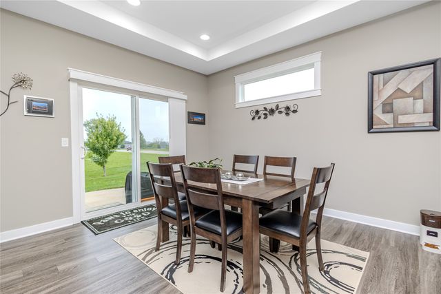 5420 Brook Landing Circle, Des Moines, IA 50317