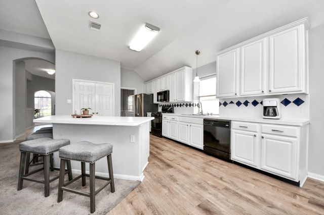 4607 Twin Elm Drive, Fresno, TX 77545