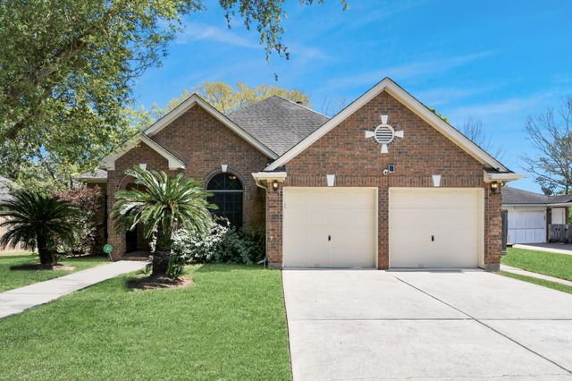 4607 Twin Elm Drive, Fresno, TX 77545