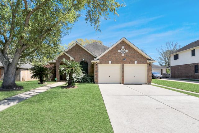 4607 Twin Elm Drive, Fresno, TX 77545