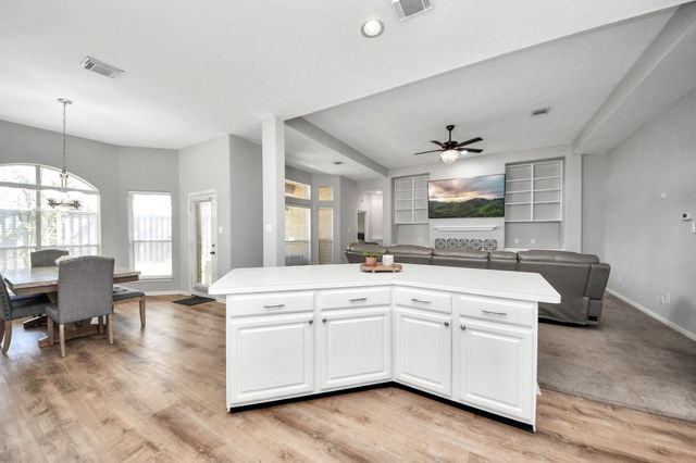 4607 Twin Elm Drive, Fresno, TX 77545