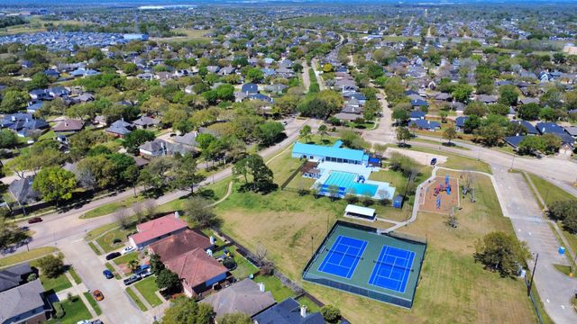 4607 Twin Elm Drive, Fresno, TX 77545