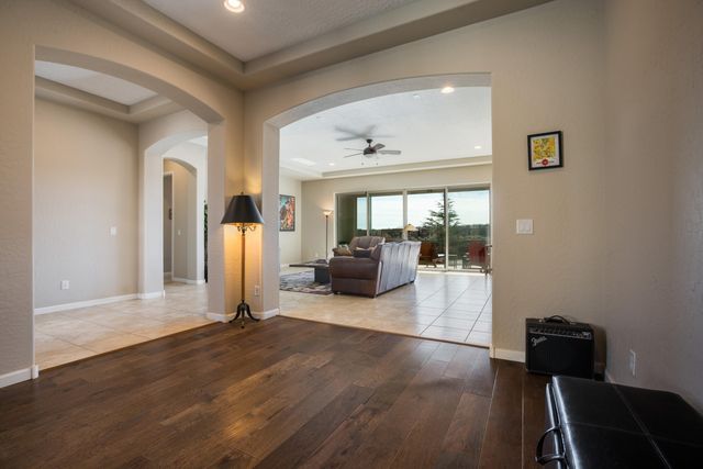 9256 Wind Caves Way NW, Albuquerque, NM 87120