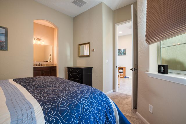 9256 Wind Caves Way NW, Albuquerque, NM 87120