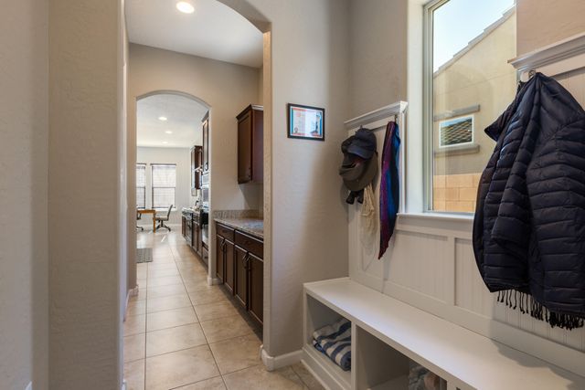 9256 Wind Caves Way NW, Albuquerque, NM 87120