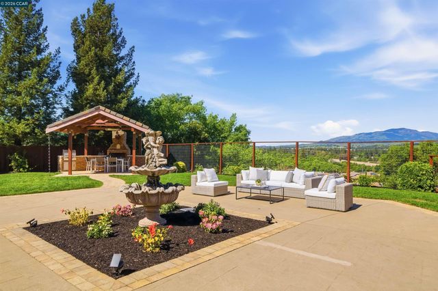 5 Welford Ranch Ct, San Ramon, CA 94583