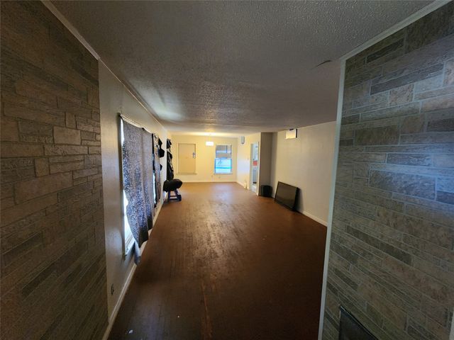 1527 Cape Cod Drive, Dallas, TX 75216