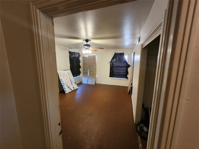 1527 Cape Cod Drive, Dallas, TX 75216