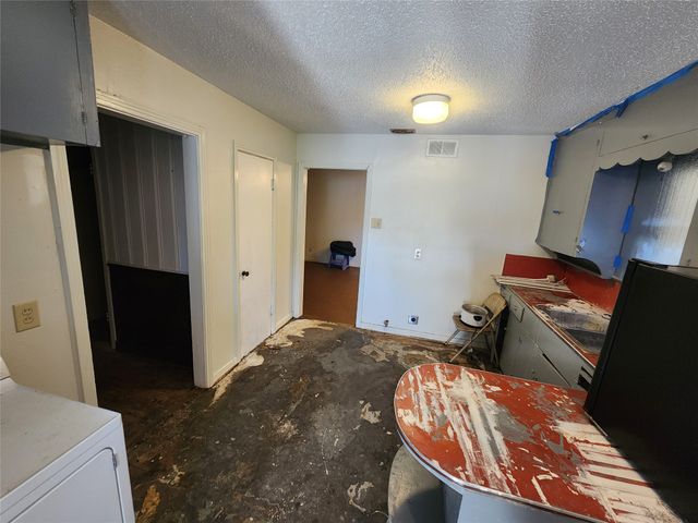 1527 Cape Cod Drive, Dallas, TX 75216