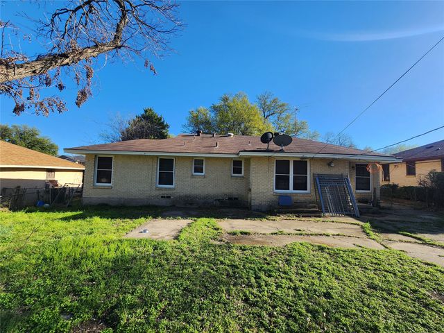 1527 Cape Cod Drive, Dallas, TX 75216