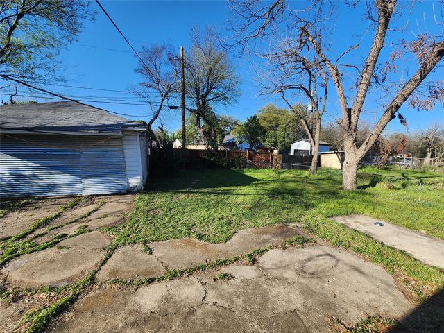 1527 Cape Cod Drive, Dallas, TX 75216