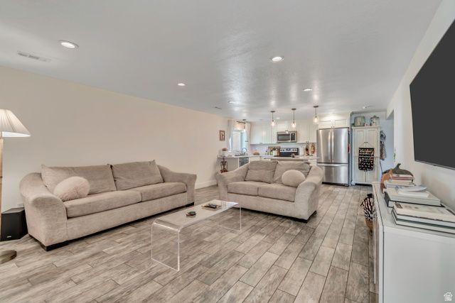 1071 N JAMIE-MATT CIR, Layton, UT 84041