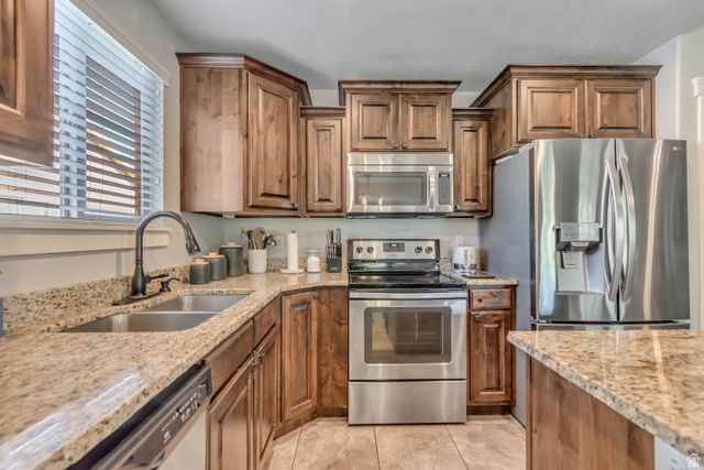 1071 N JAMIE-MATT CIR, Layton, UT 84041