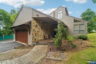 60 Toms Lake Road, Wayne, NJ 07470