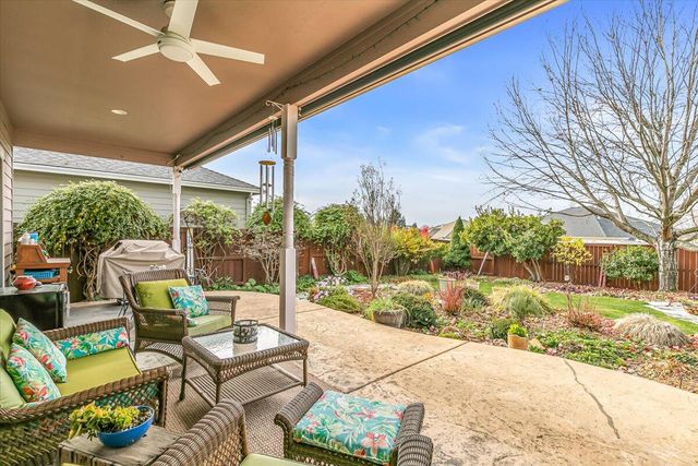 268 Robert Trent Jones Boulevard, Eagle Point, OR 97524