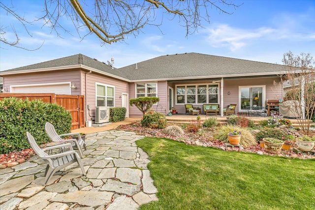 268 Robert Trent Jones Boulevard, Eagle Point, OR 97524