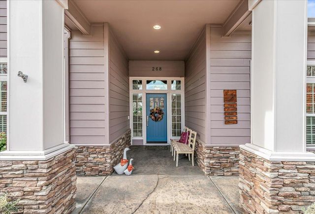 268 Robert Trent Jones Boulevard, Eagle Point, OR 97524