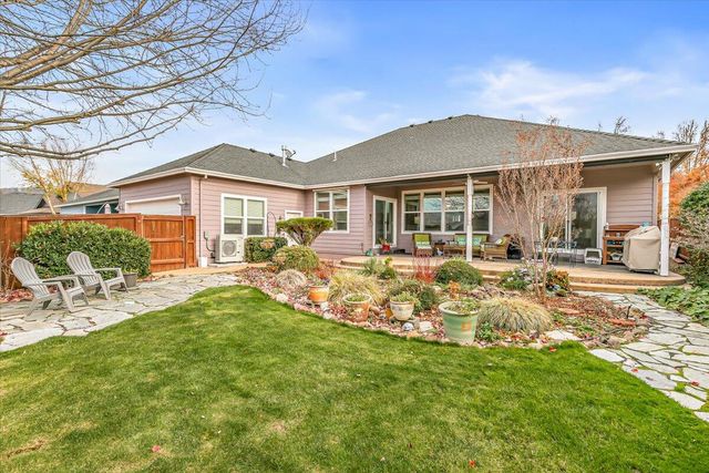 268 Robert Trent Jones Boulevard, Eagle Point, OR 97524