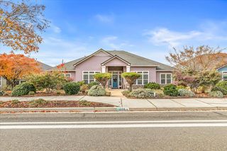 268 Robert Trent Jones Boulevard, Eagle Point, OR 97524