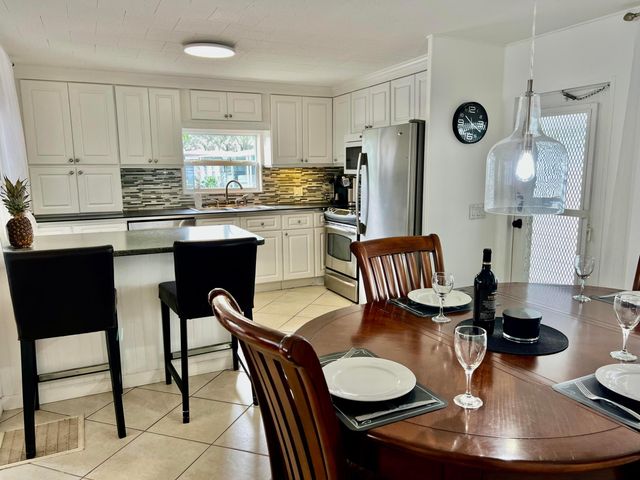 3225 South Street, Hollywood, FL 33021