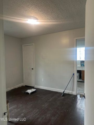 2858 Queensroad Avenue, Jackson, MS 39213