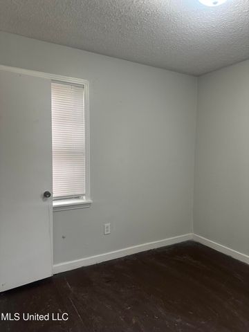 2858 Queensroad Avenue, Jackson, MS 39213