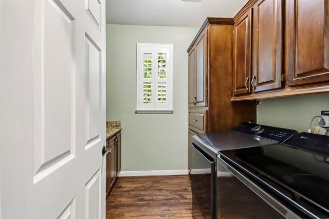 38 Sky Terrace Place, The Woodlands, TX 77381