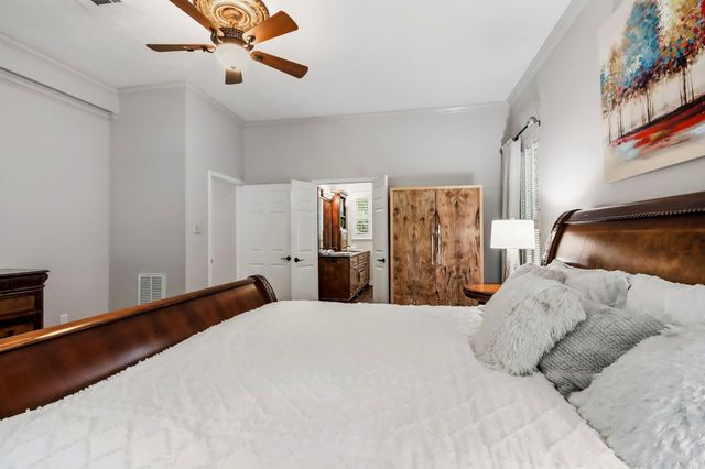 38 Sky Terrace Place, The Woodlands, TX 77381