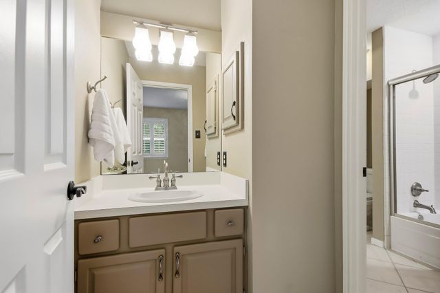 38 Sky Terrace Place, The Woodlands, TX 77381