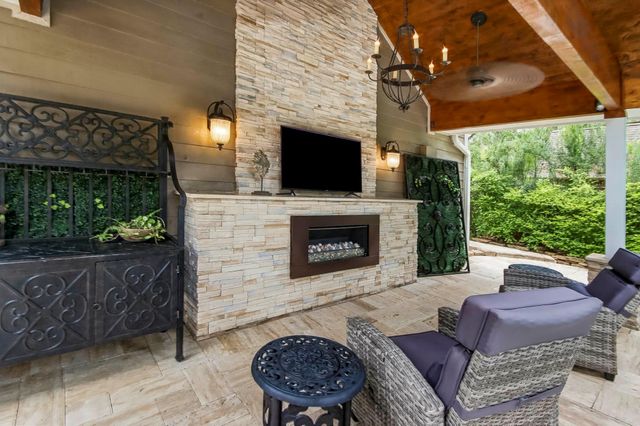 38 Sky Terrace Place, The Woodlands, TX 77381