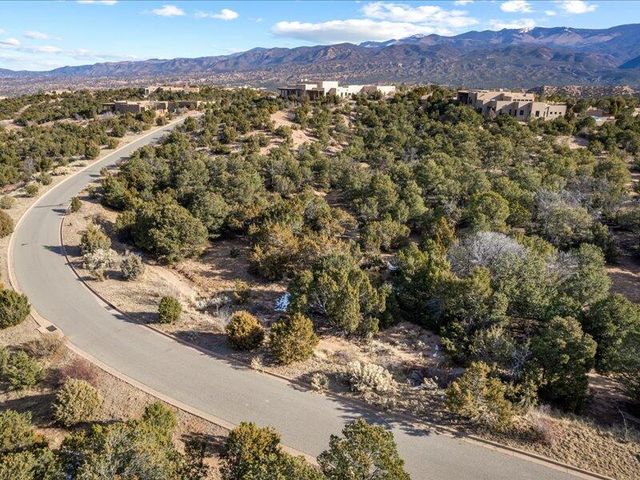 308 Pawprint Trail, Santa Fe, NM 87506