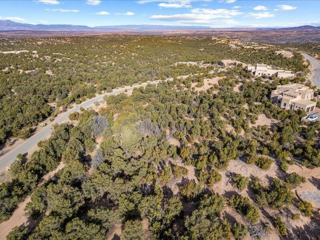 308 Pawprint Trail, Santa Fe, NM 87506