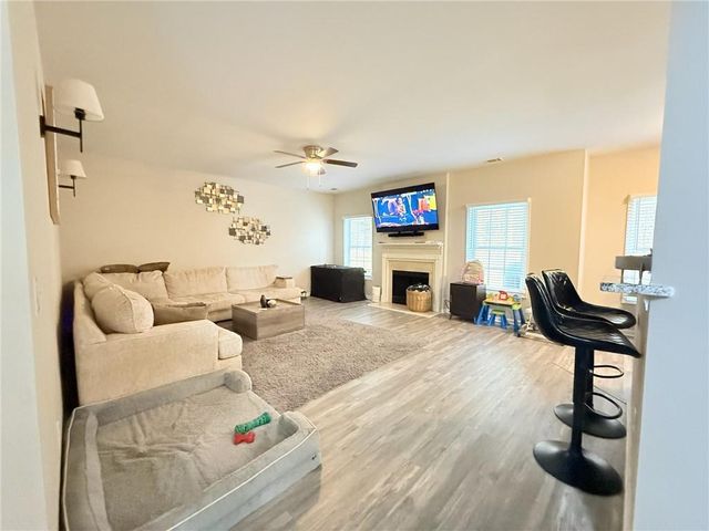 2182 Fall Creek Lodge, Loganville, GA 30052